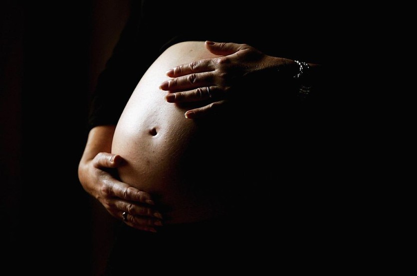 Pregnancy Detection By Looking Into the Mouth is Inaccurate; Doctors Debunk Viral TikTok Video