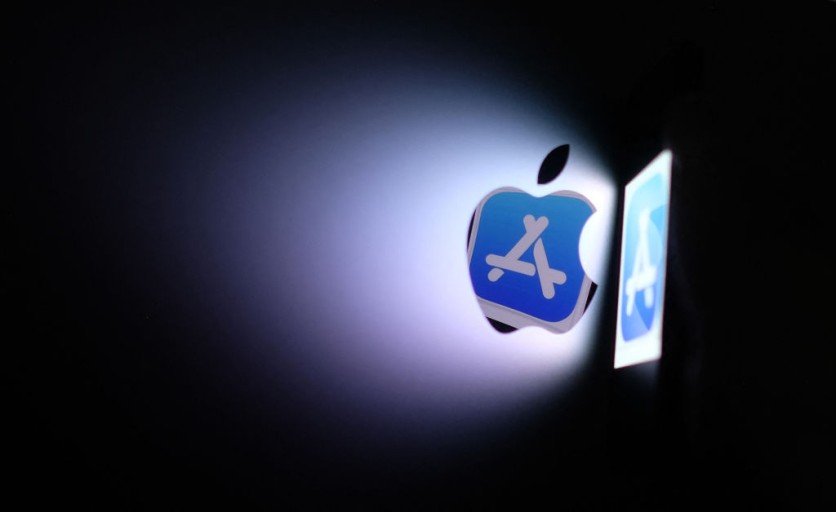 Apple Boots Out Russia’s Largest Social Media on App Store
