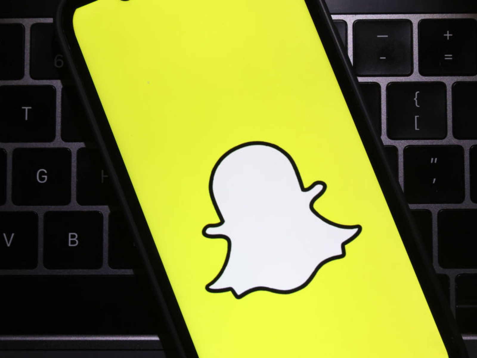 Snapchat Story Logo Snapchat Ghost Logo History, Meaning & Evolution