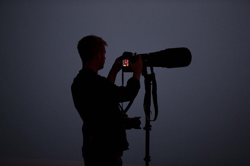 Adobe Lightroom's New Denoise AI Feature Fixes Uneven, Noisy Images! But, Creates Other Issues