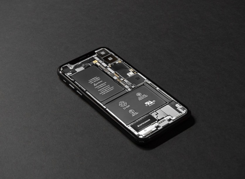 iPhone Owners Should SWITCH OFF These 3 Features to Save Battery