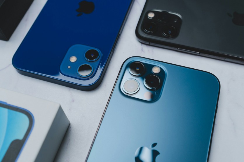 Apple Ads on Social Networks Hint at Back to School Sale in US, Canada
