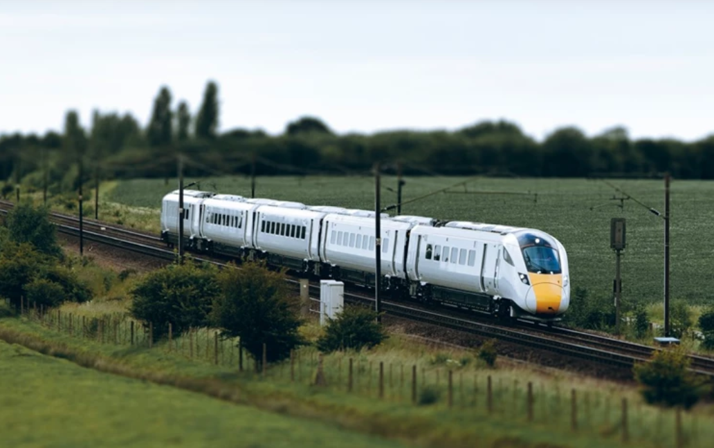 UK's First Intercity Battery-Powered Train Sets New Standard for Green ...