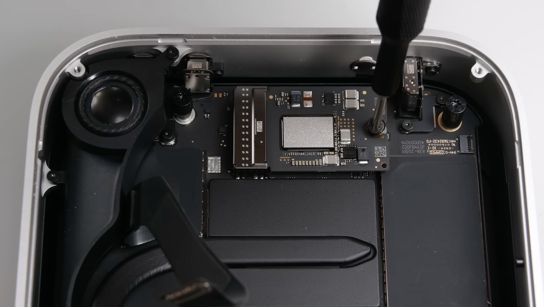 M4 Mac Mini Teardown โดย iFixit เผยวิธีที่ Apple ลดขนาด พื้นที่จัดเก็บข้อมูลแบบแยกส่วน และอื่นๆ อีกมากมาย