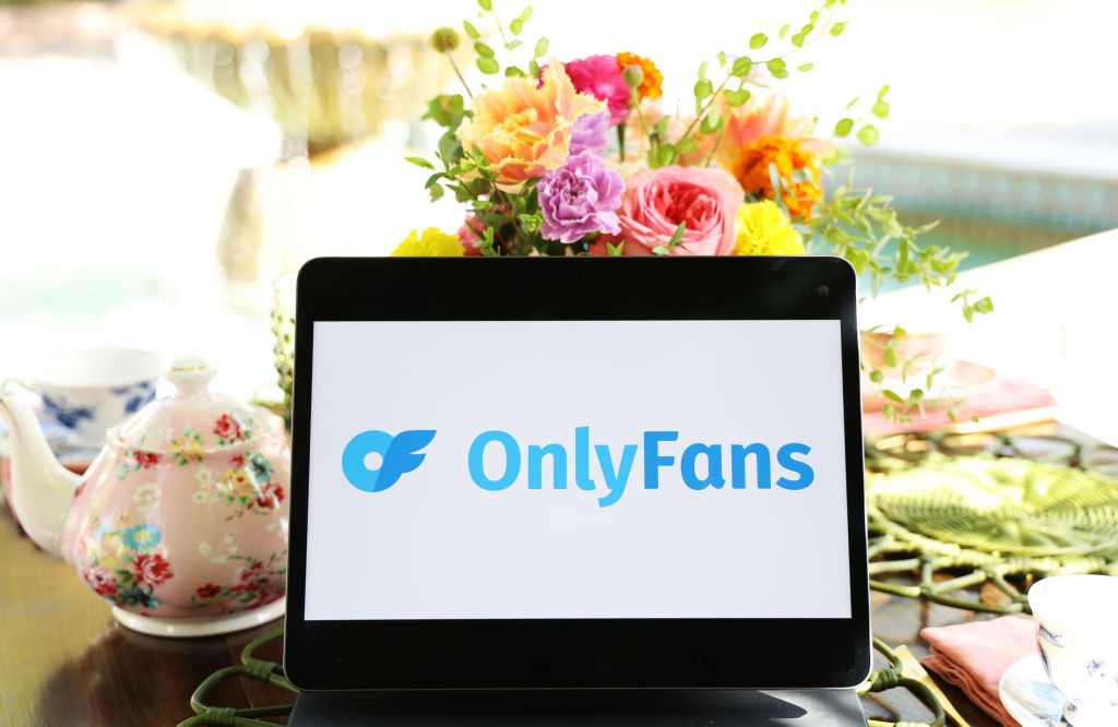 舉報人稱，Visa、萬事達卡被指控處理 OnlyFans 上非法內容的付款