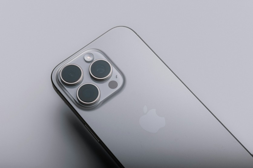 iPhone 18 Pro Rumors: Apple May Ditch the Notch with