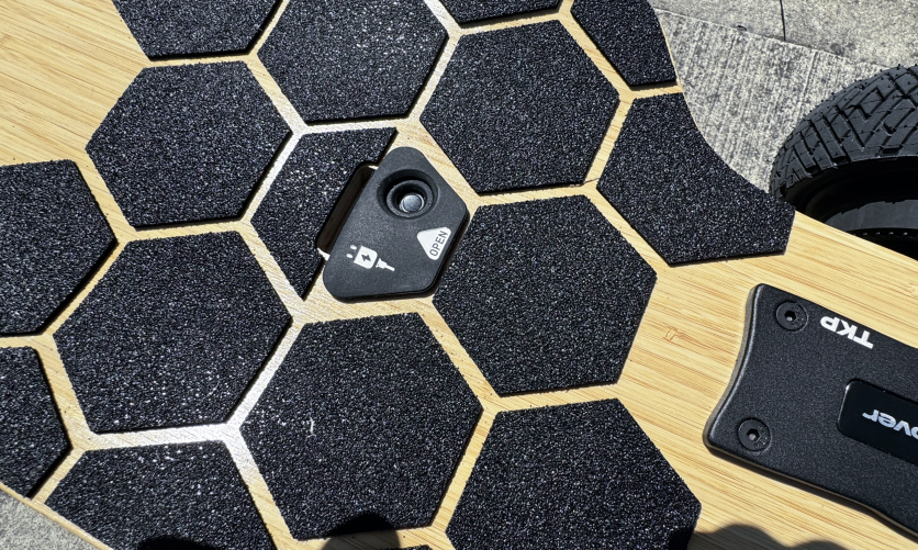 Close-up of Meepo Rover charging port built into deck