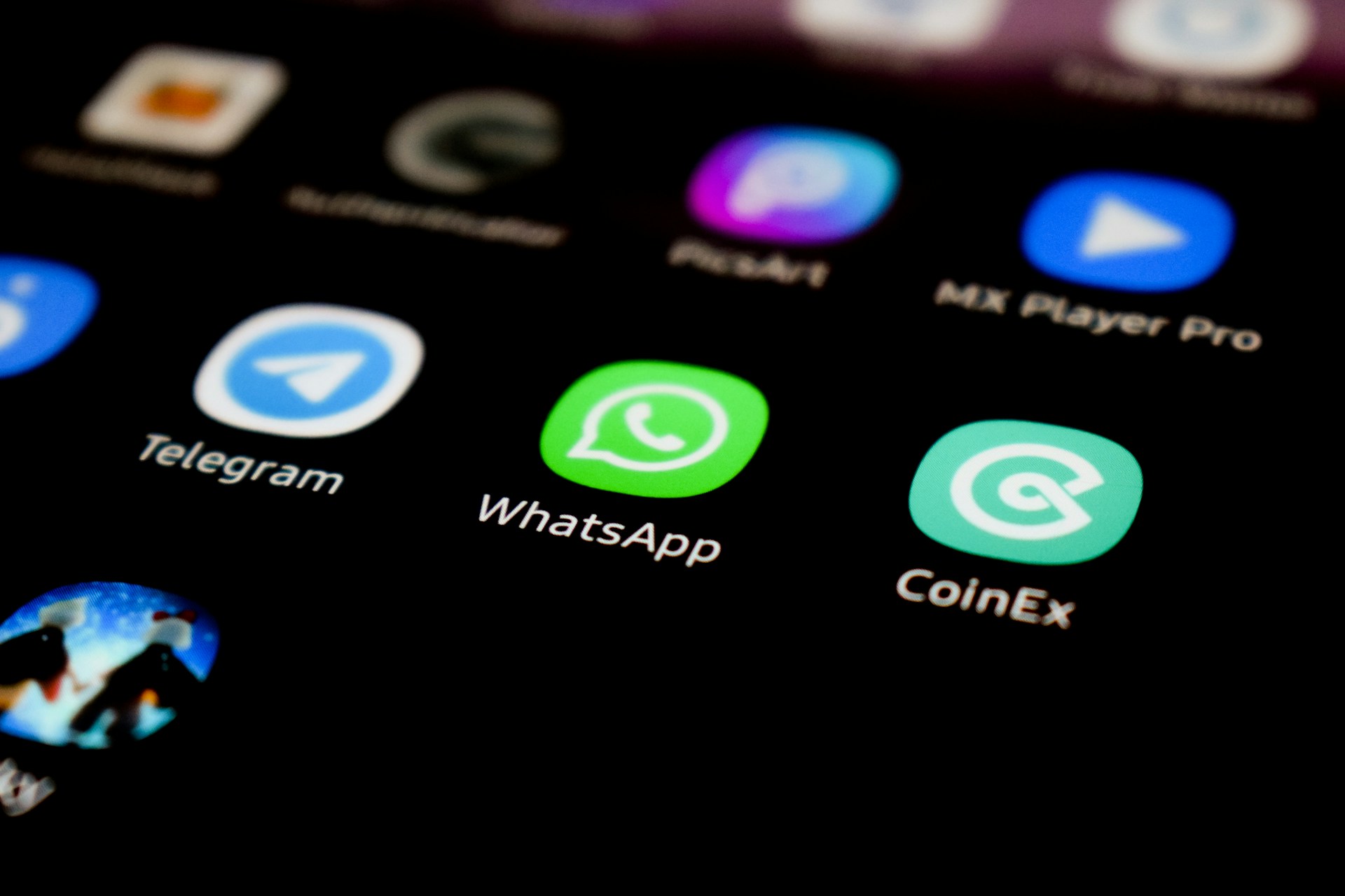 WhatsApp Tests Threaded Message Replies On IOS Beta Whatsapp tests threaded message replies on ios beta