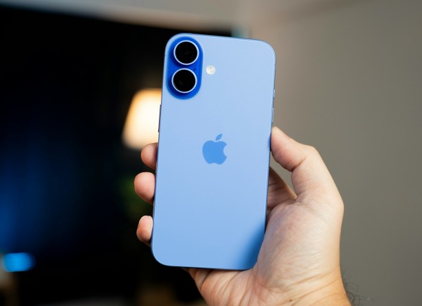 iOS 26 Guide: How to Use Clear App Icons on