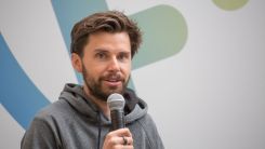 Hinge CEO Justin McLeod Says AI May Soon Replace Swiping