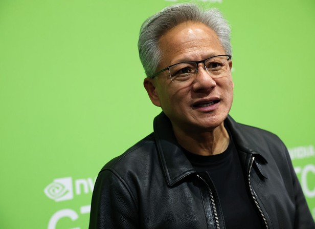 Nvidia’s Jensen Huang Treats Crowds During Night with Samsung, Hyundai