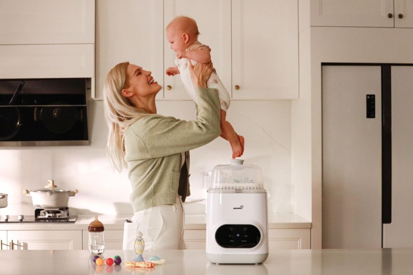 Grownsy's EaseClean Bottle Washer