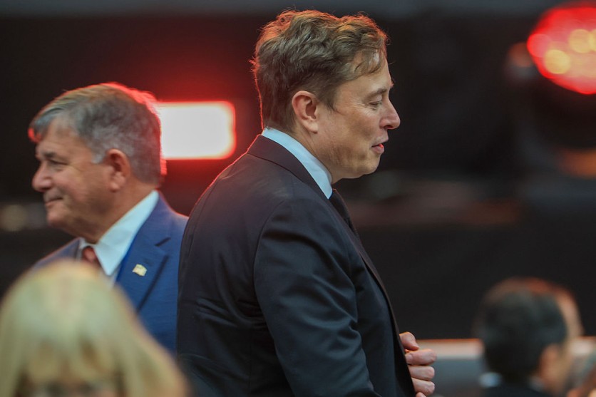 Elon Musk Wins Shareholder Support for Unprecedented $1 Trillion Tesla