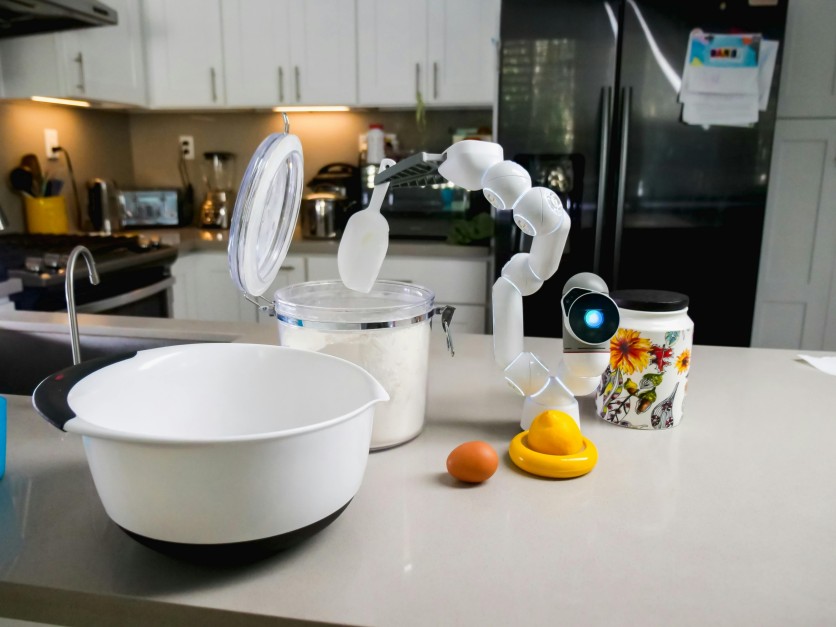 ClicBot in Smart Home Kitchen