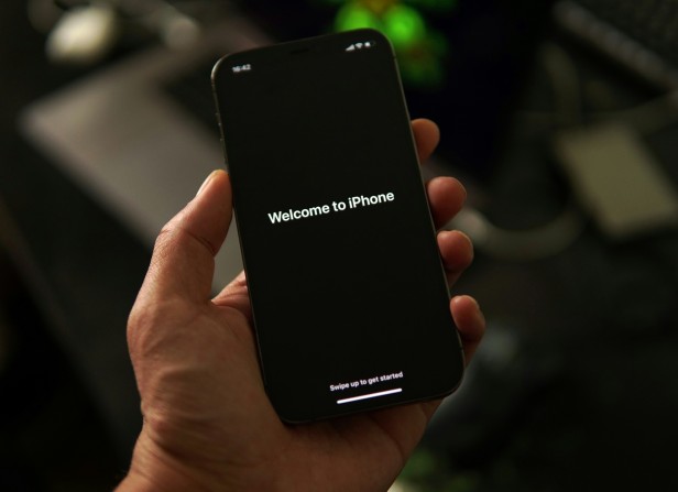 Person holding an iPhone