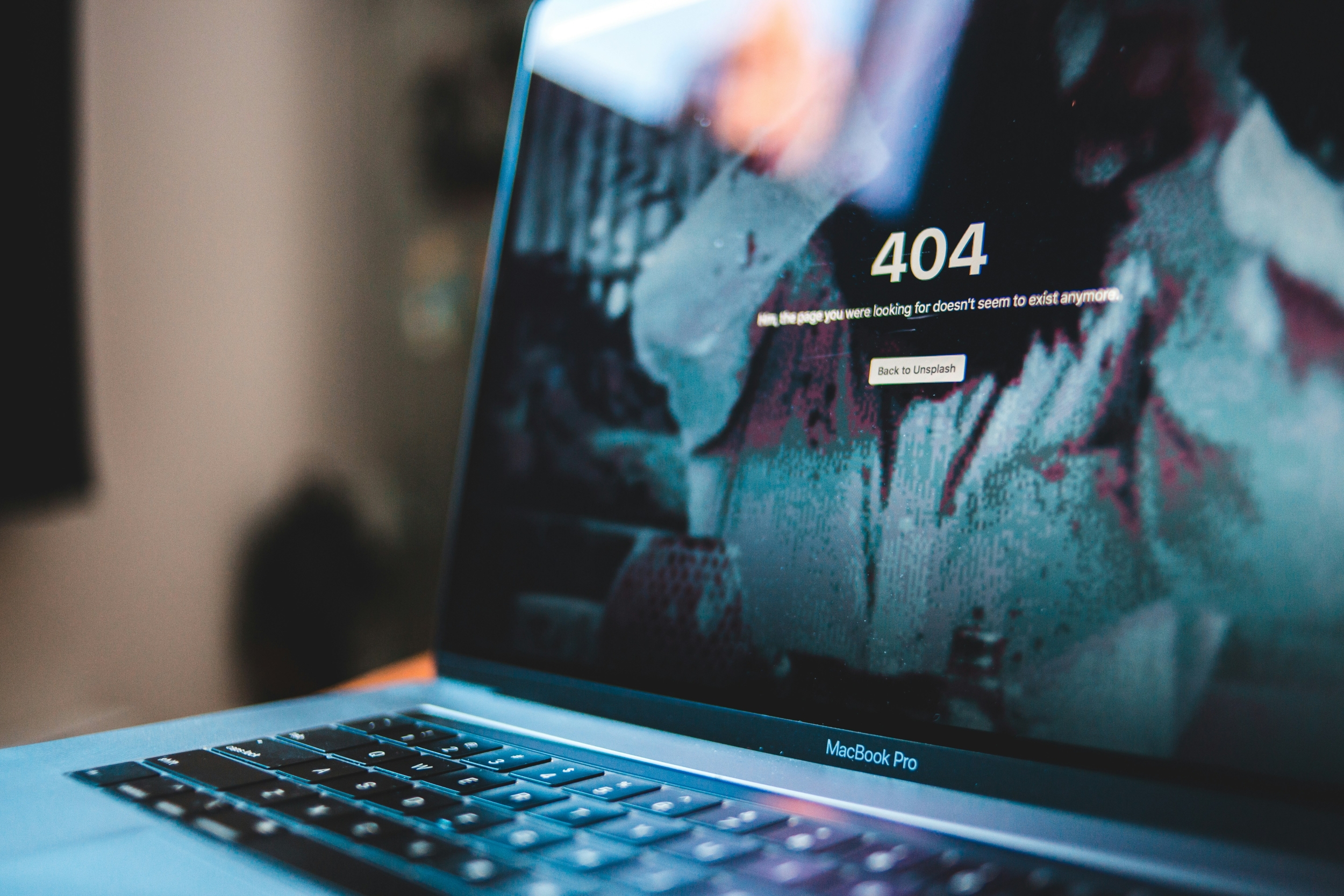 8 Key Signs You Should Replace Your Laptop in 2026 for Speed, Battery ...