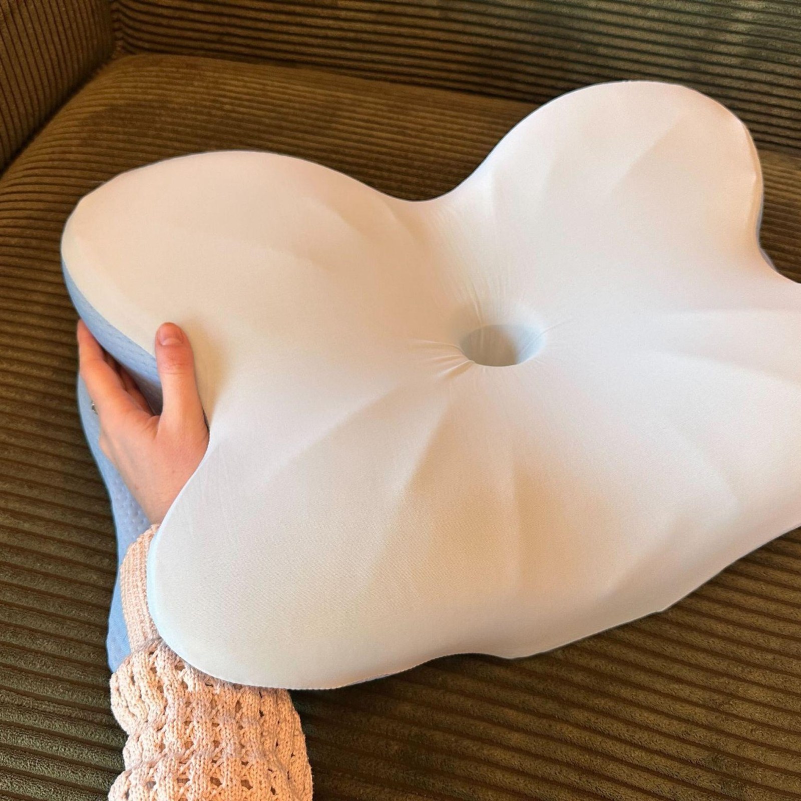 Honest Derila Ergo Pillow Review: Pros, Cons & What Nobody Mentions