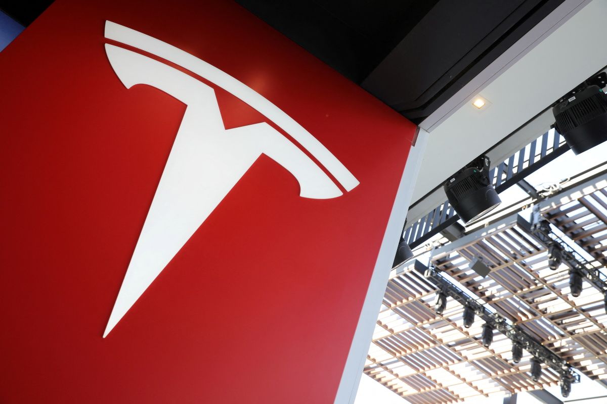 Tesla limits AI tool spending to $200 weekly