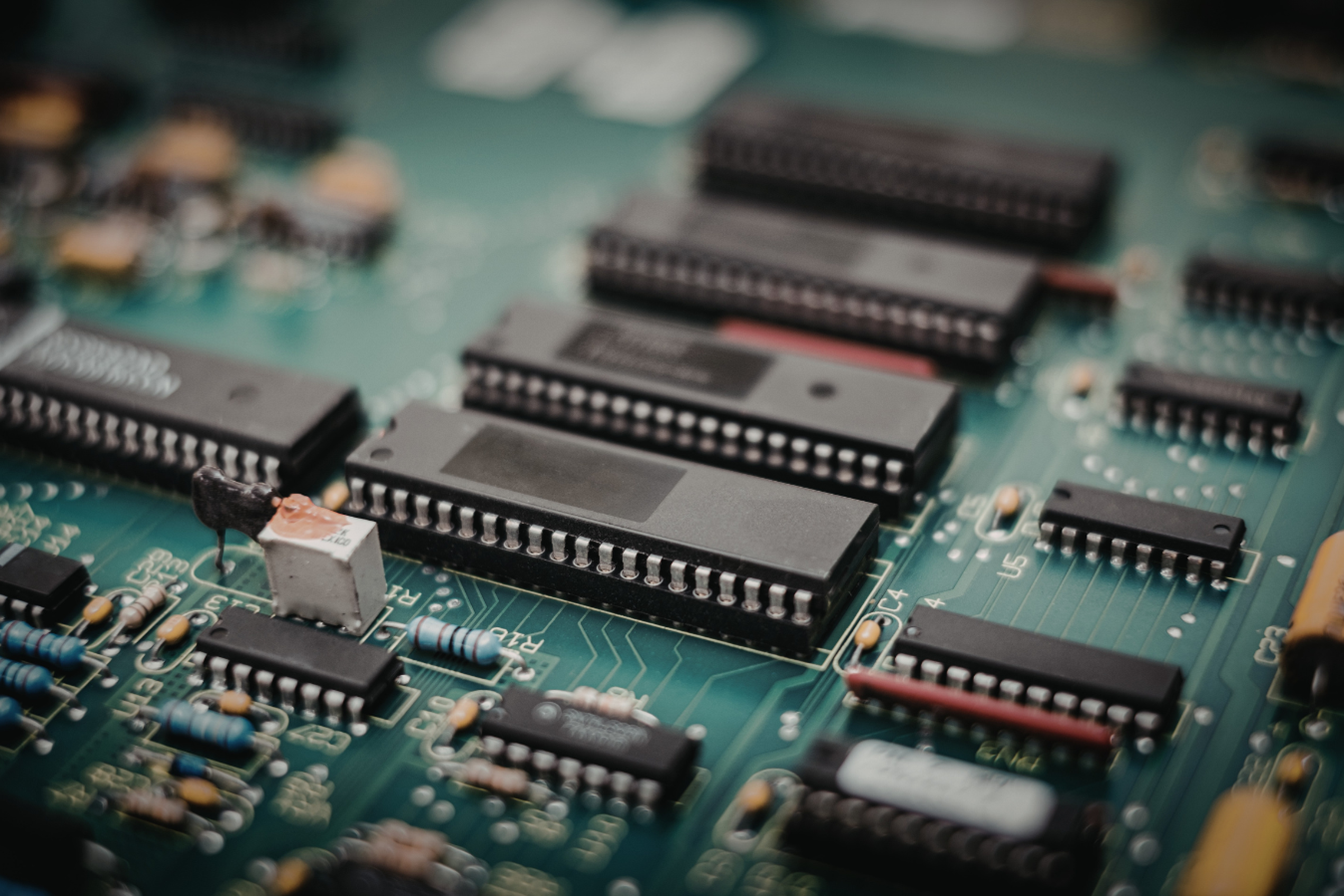 Same Chip in EV, Data Centre, Russian Weapons System, But Different Uses—A Supply Chain Issue, Not a China Problem