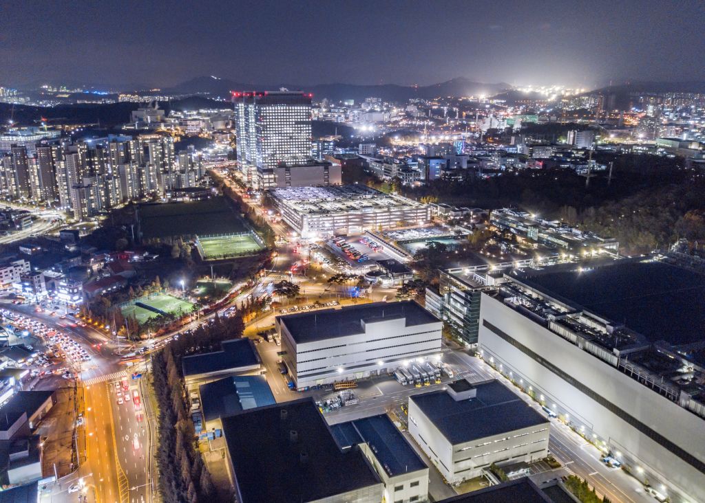 South Korea's ICT Exports Hit All-Time Growth Rate of 125.9% in April, Driven by AI Server Chip Demand