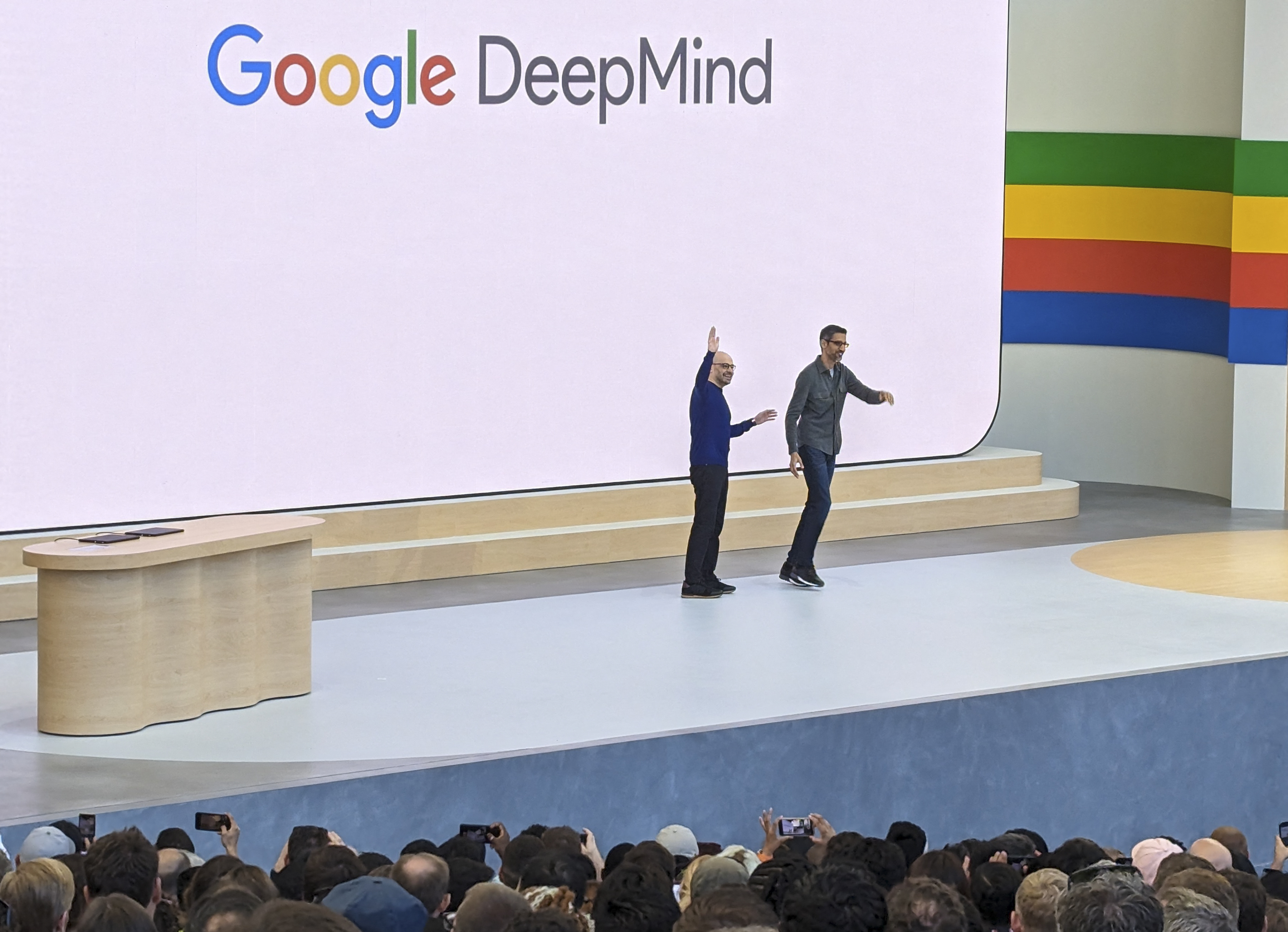 Google DeepMind chief Demis Hassabis (L) and Google chief executive 