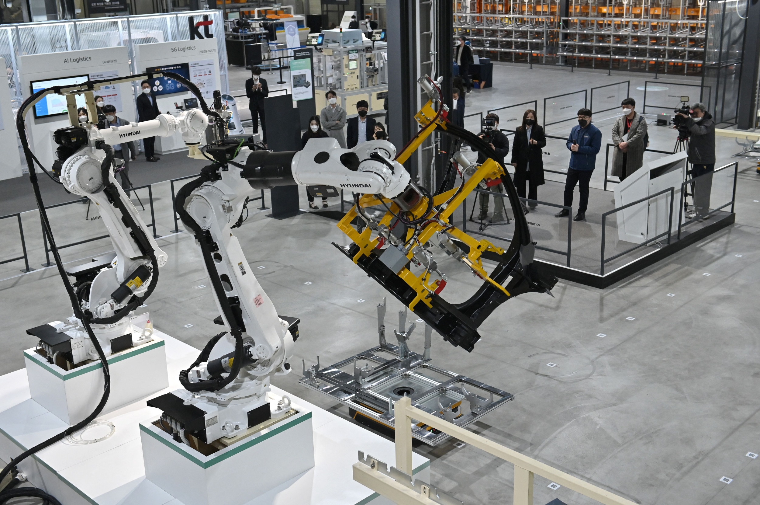 South Korea's AI Manufacturing Gap: 95% Say It's Essential, Only 28% Have Invested