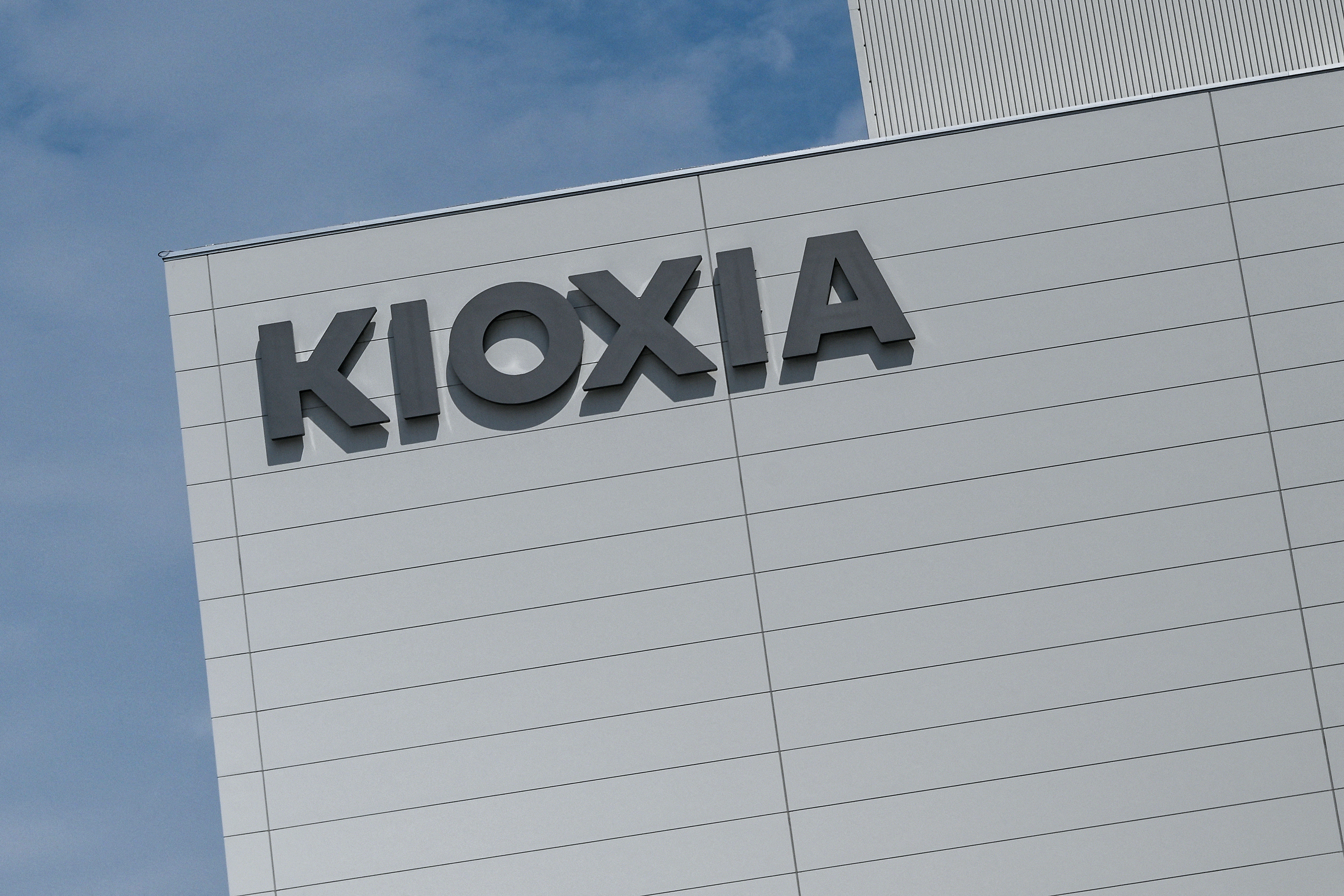 Kioxia NAND Flash Mass Production Accelerates: BiCS10 Target Puts Samsung and SK hynix on Edge