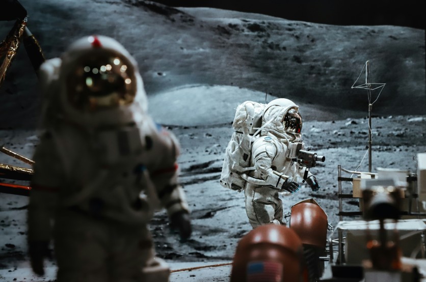 Astronauts Settling on the Moon