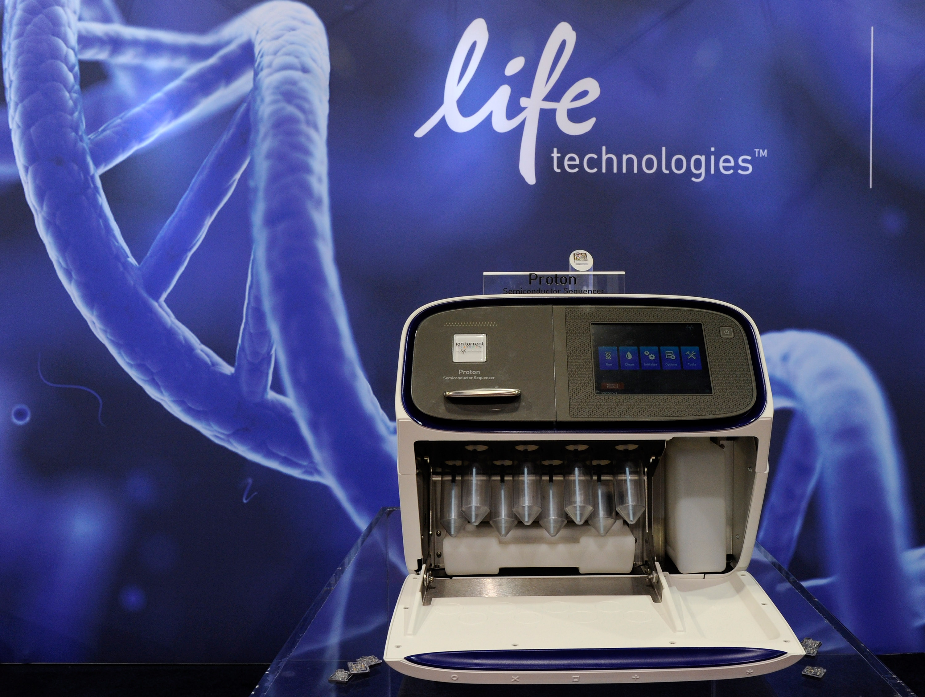 DNA Privacy: Open-Source Rosalind Runs Whole-Genome Analysis in 100 MB