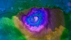 Hurricane Approaching New Orleans in Radar View