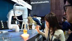an AI generated cocktail maker from Doosan Robotics