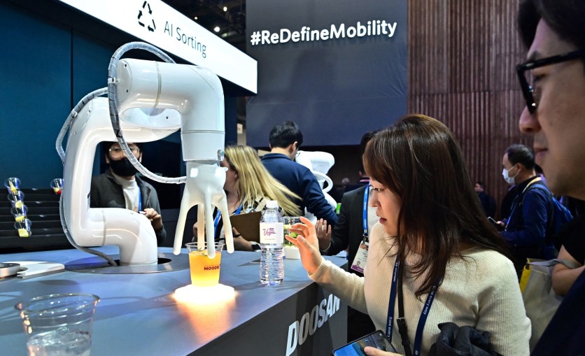 an AI generated cocktail maker from Doosan Robotics