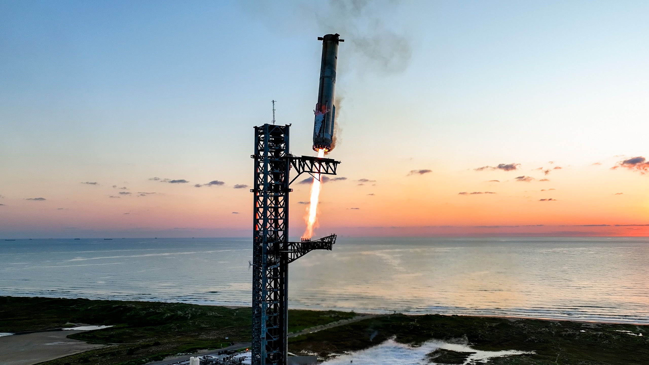 SpaceX Drone Ship Targets 200th Catch: Falcon 9 Booster B1088 Makes ...