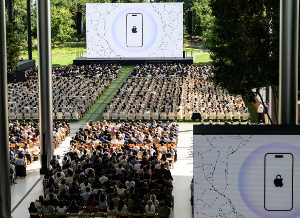 Attendees watch a presentation during the annual Apple "Worldwide Developers