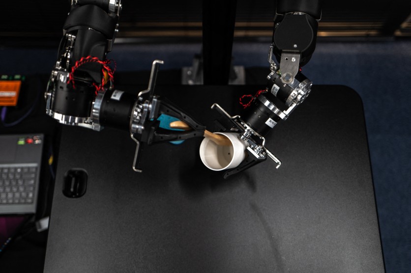 humanoid robotic arm