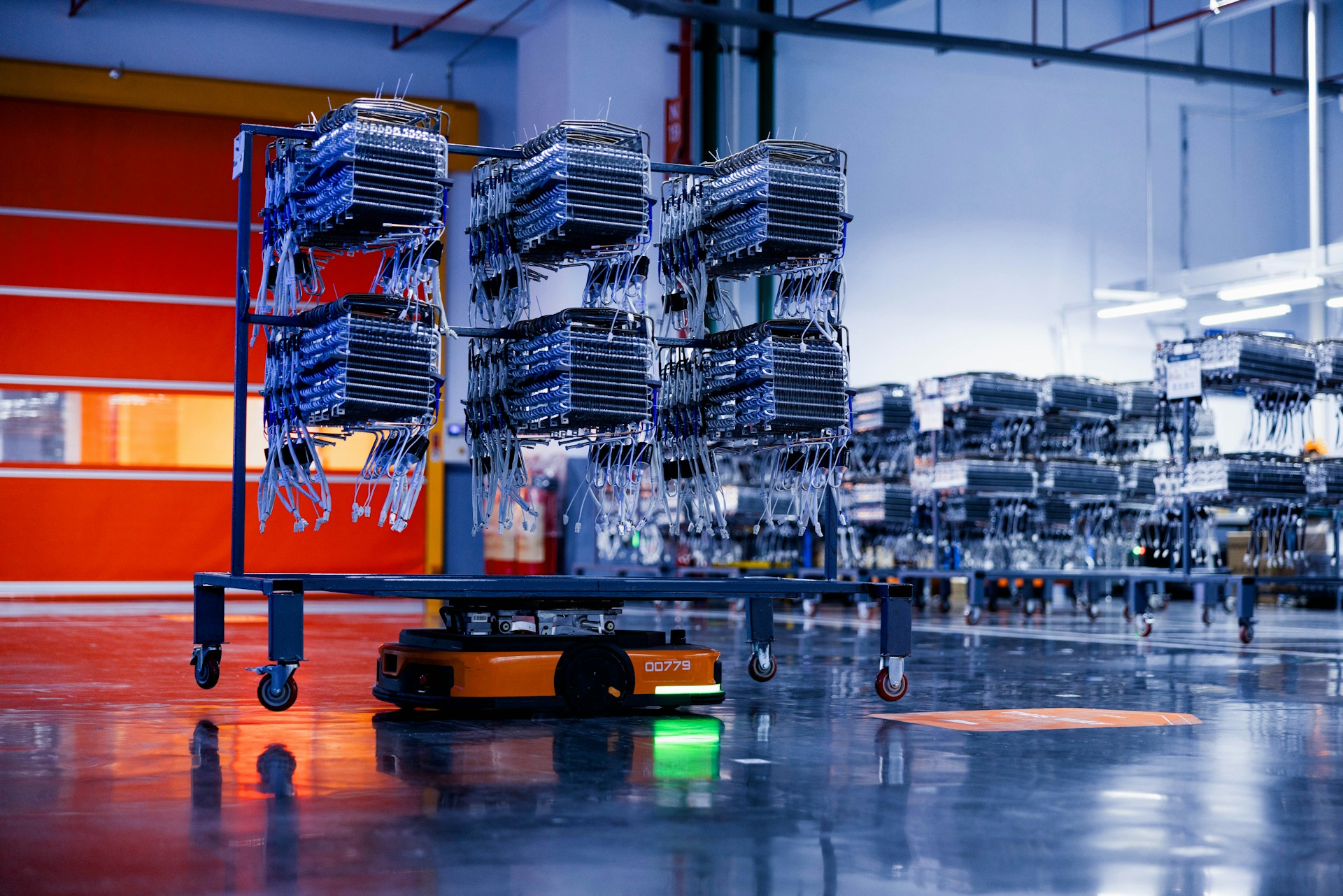 Industries and Warehouses: The Latest Technology Supporting Employees and Equipment