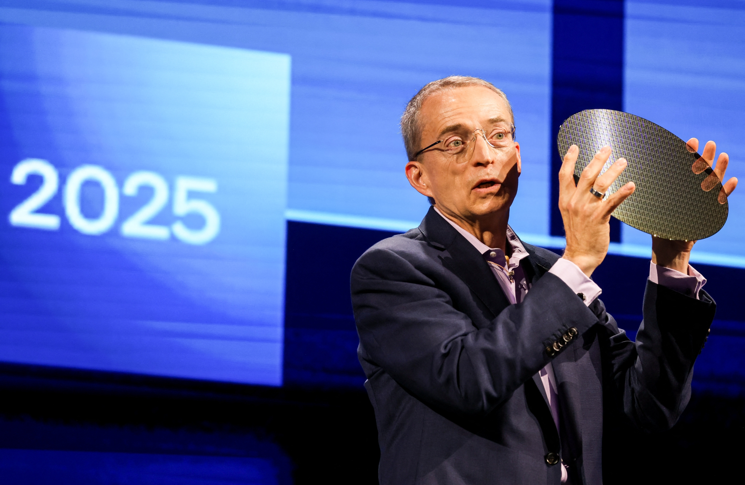 Intel and TSMC Pile In as Glass Substrates and Panel Packaging Head for 10x Growth