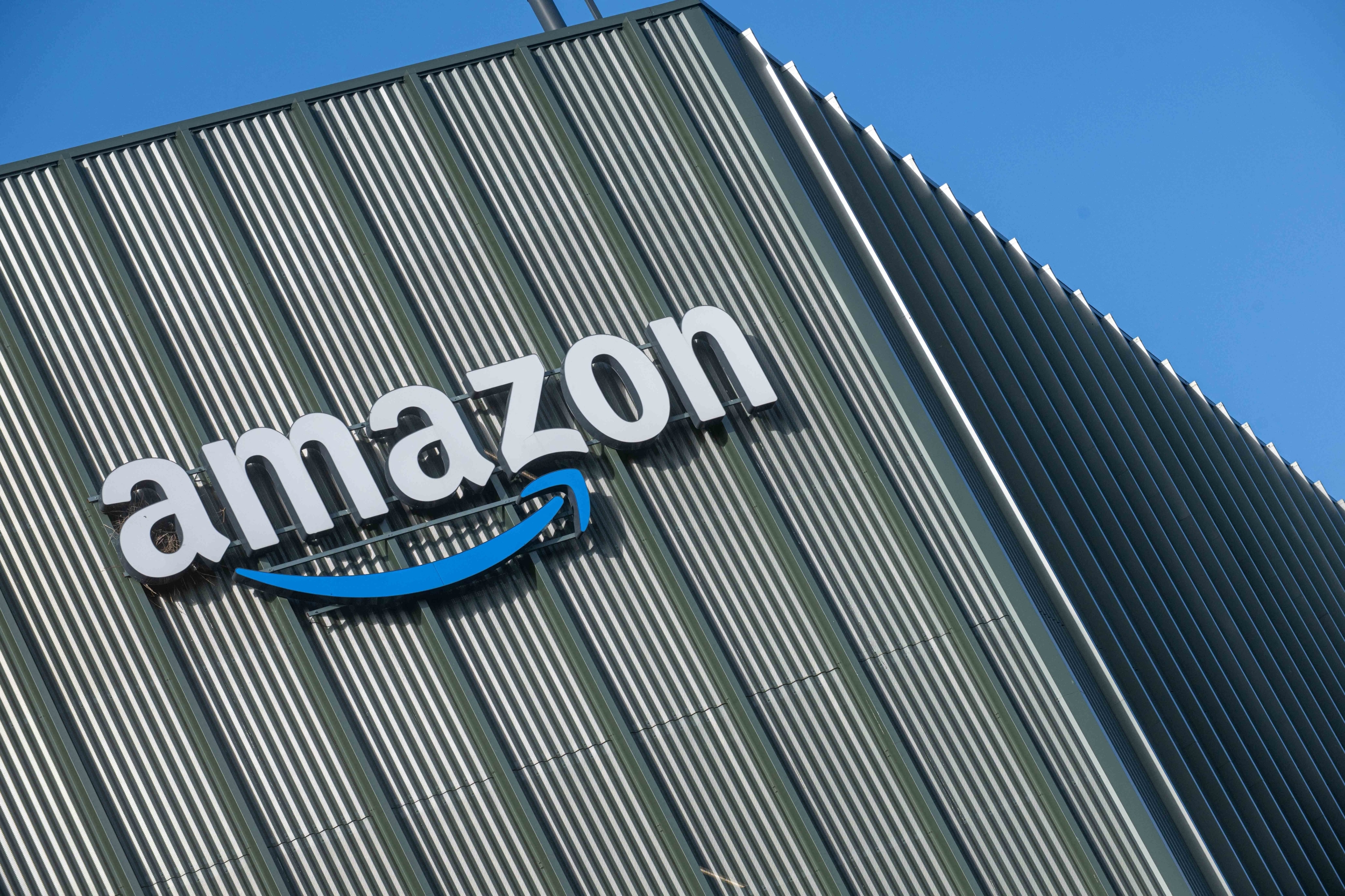 Amazon Alexa on-device AI Confirmed: What the AZ3 Chip Handles and What Still Goes to the Cloud