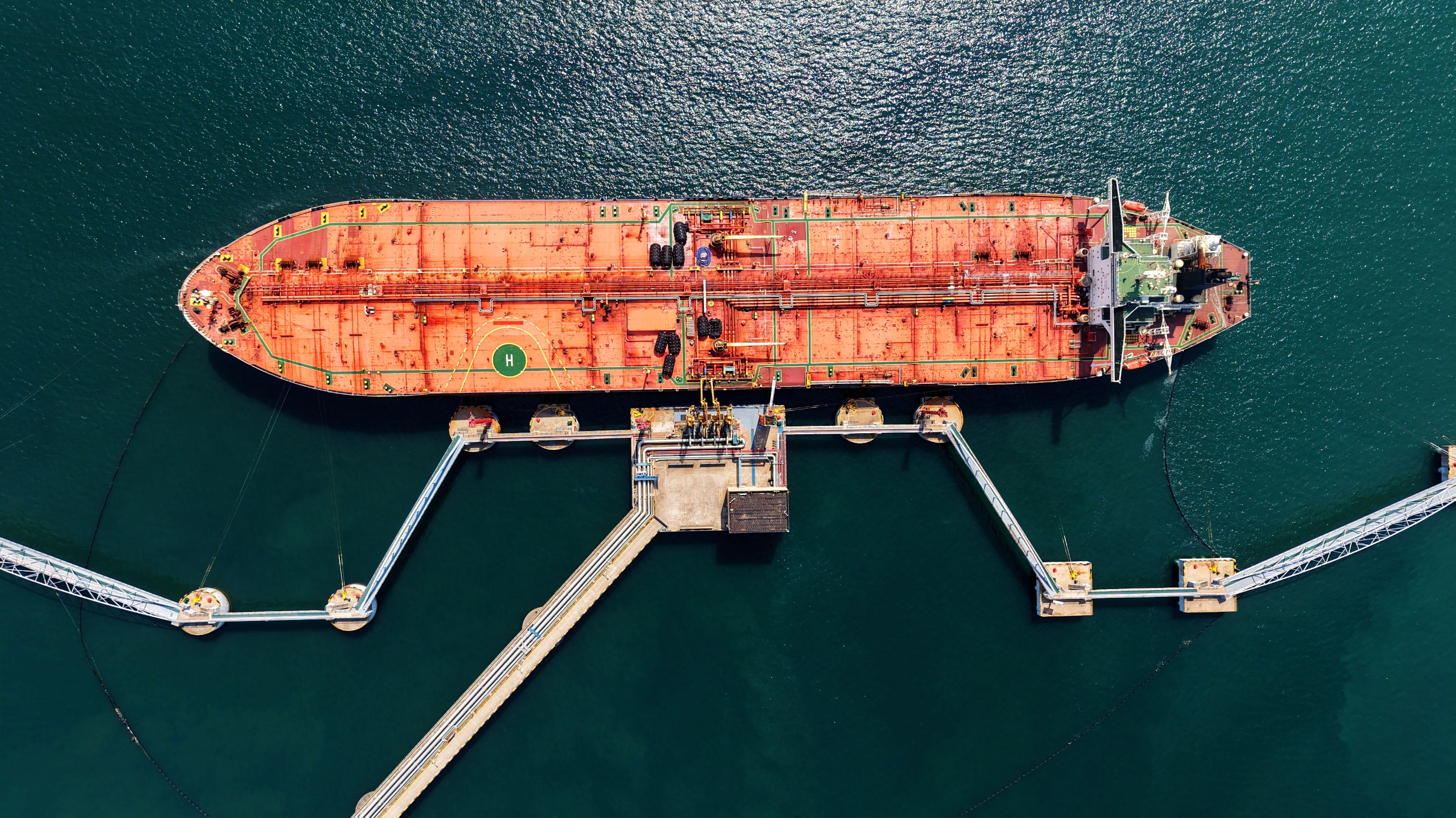 Oil Demand Falls for First Time Since COVID as Hormuz Ceasefire Unravels