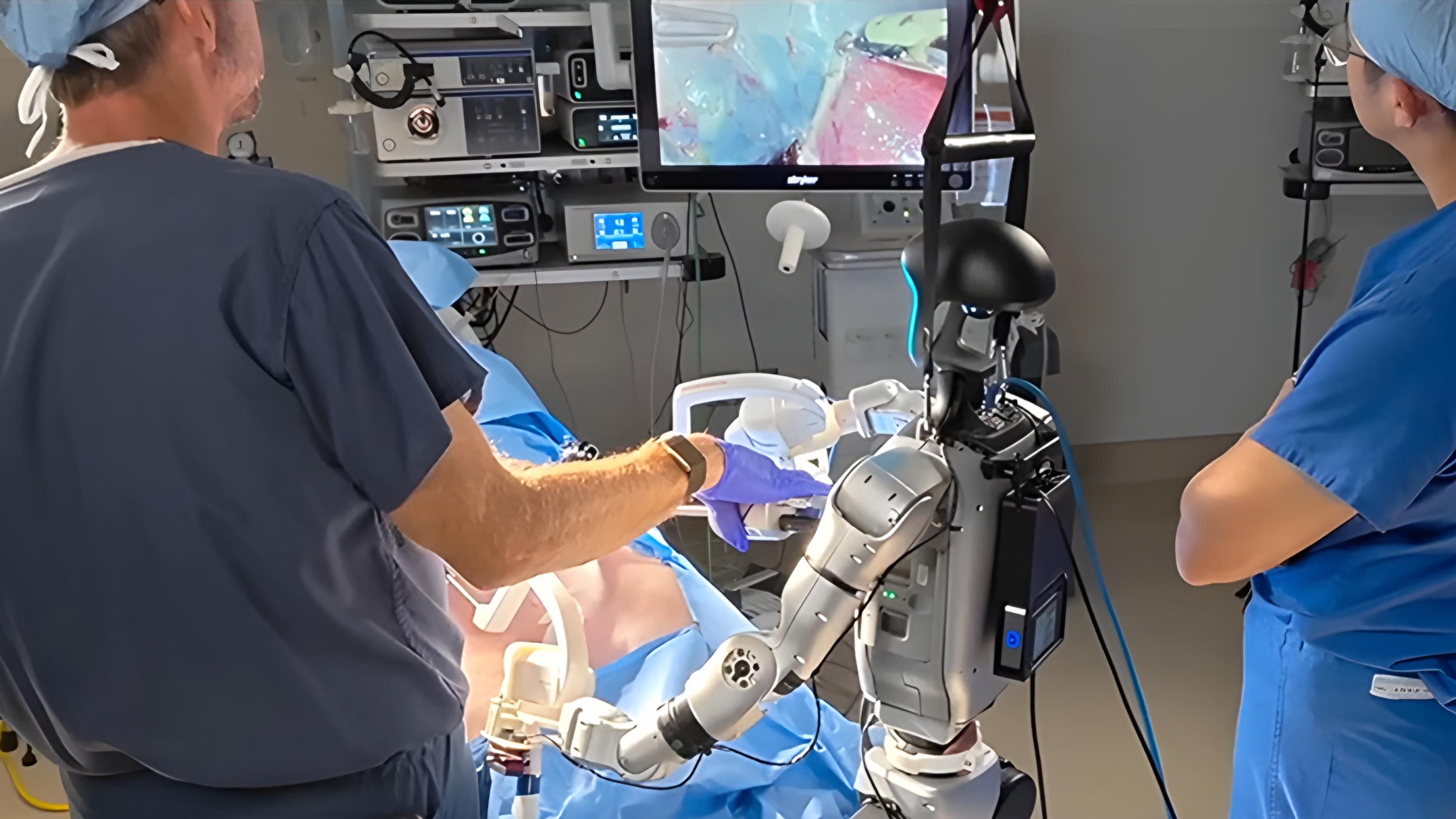 TechBeetle | Humanoid Robots Perform First Live Surgery: Pentagon Flags the Hardware as Chinese Military Tech