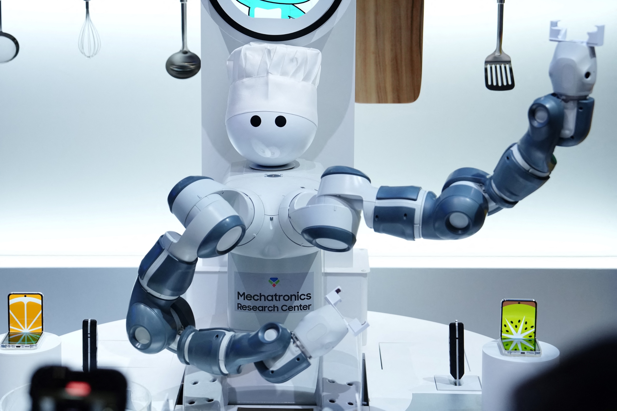 Samsung Launches RX Humanoid Robotics Division Under CEO TM Roh