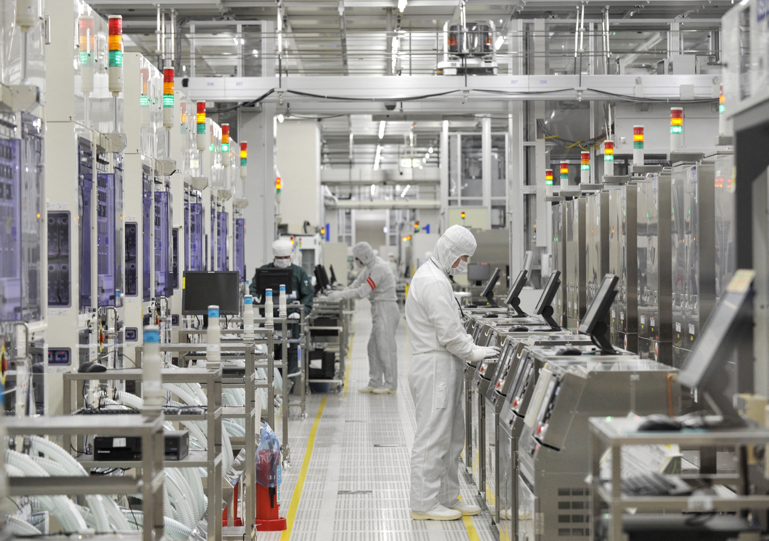 Renesas Closes Last 6-Inch Fab as Analog Supply Squeeze Hits Automotive Buyers