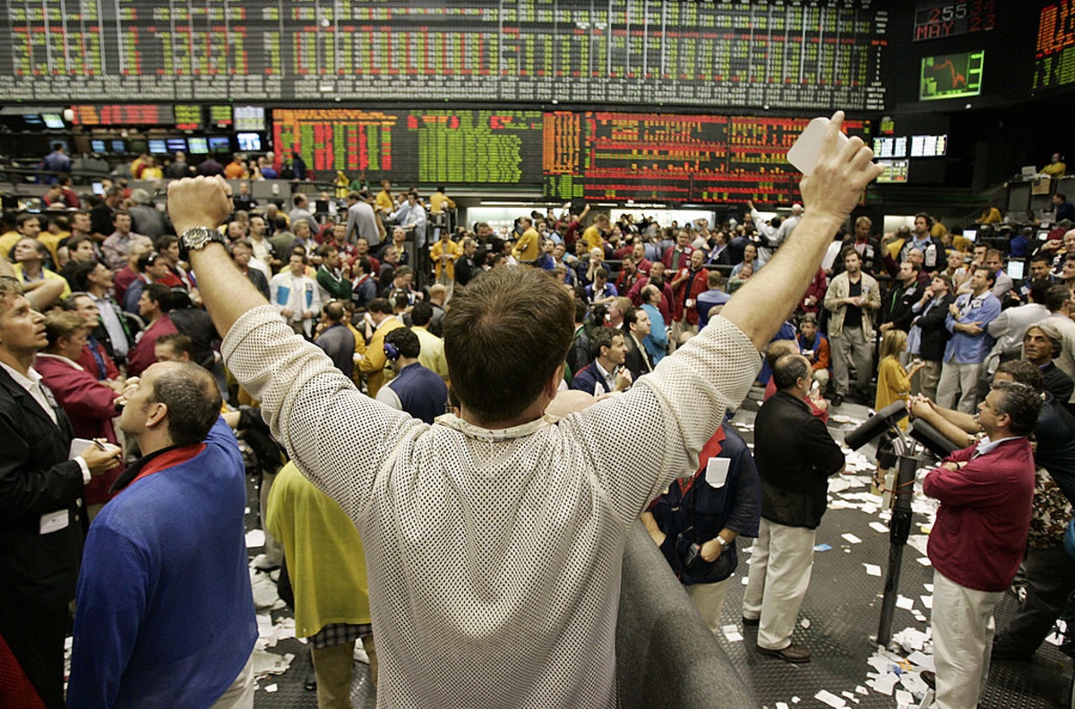 S&P 500 Crosses $70 Trillion: Earnings Gap Between AI and Rest Narrows