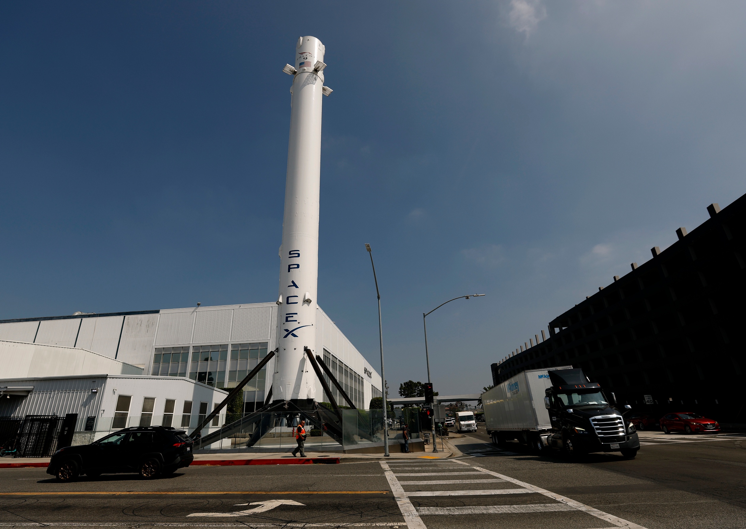 Falcon 9 Impacts Moon In Hours: Plume Could Rise 62 Miles Above Lunar Limb