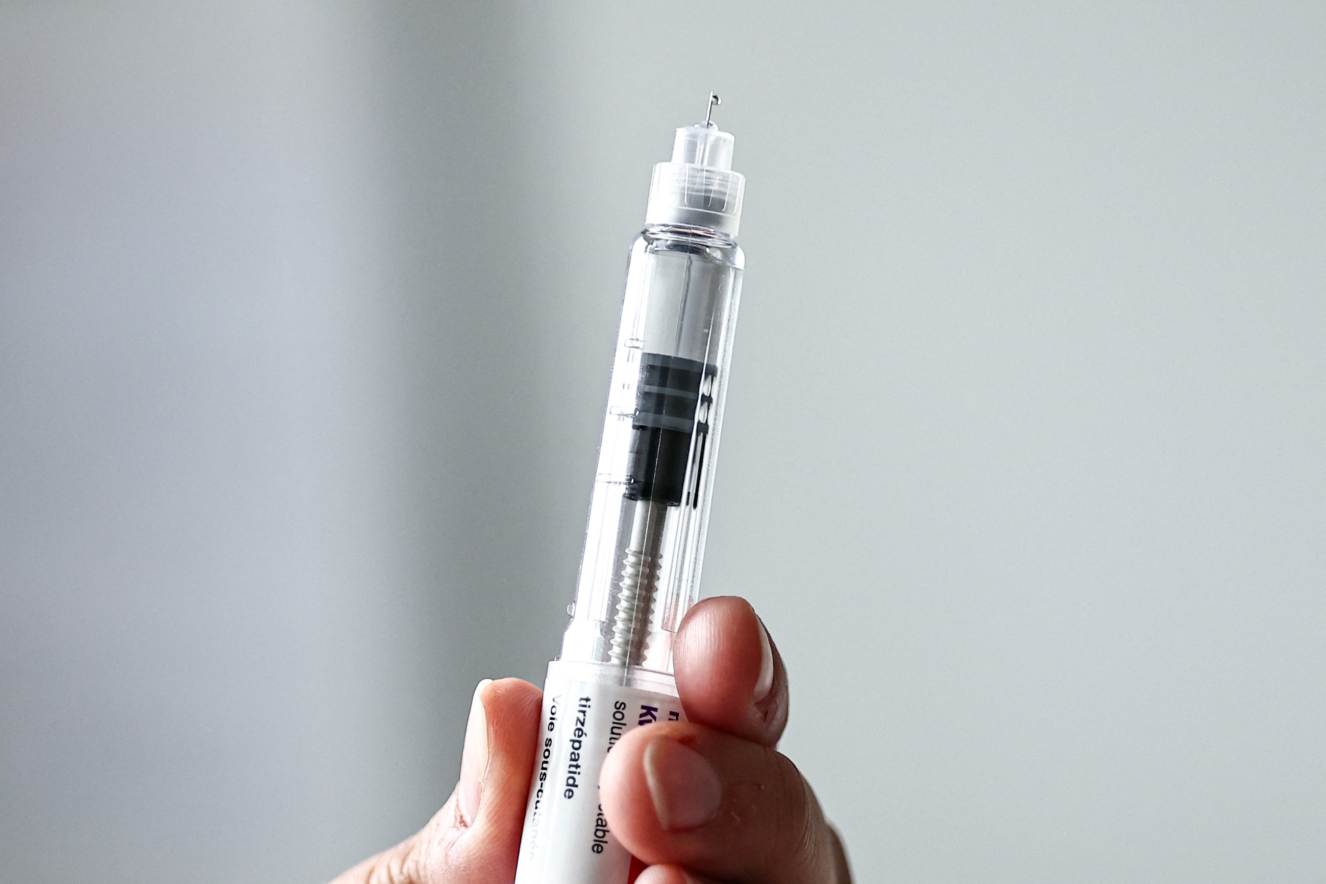 Biweekly GLP-1 Drug Clears First Human Test via Dual Fatty Acid Engineering