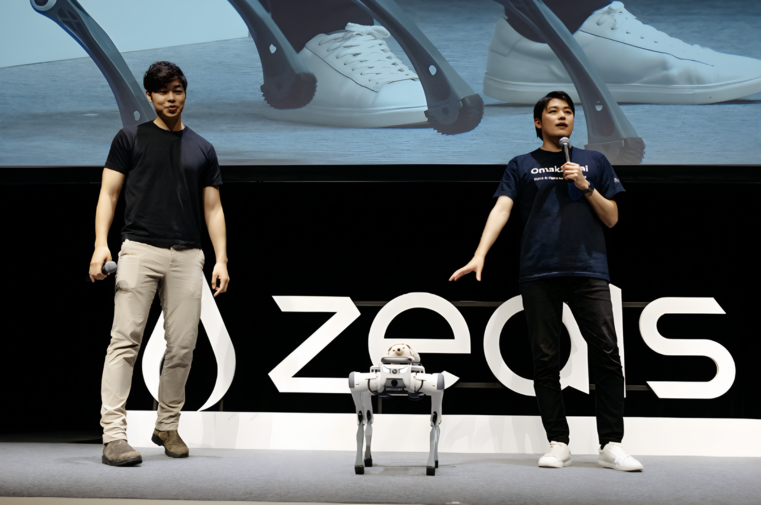 ZEALS Unveils D1, Japan's First Commercial Wheeled Humanoid Robot