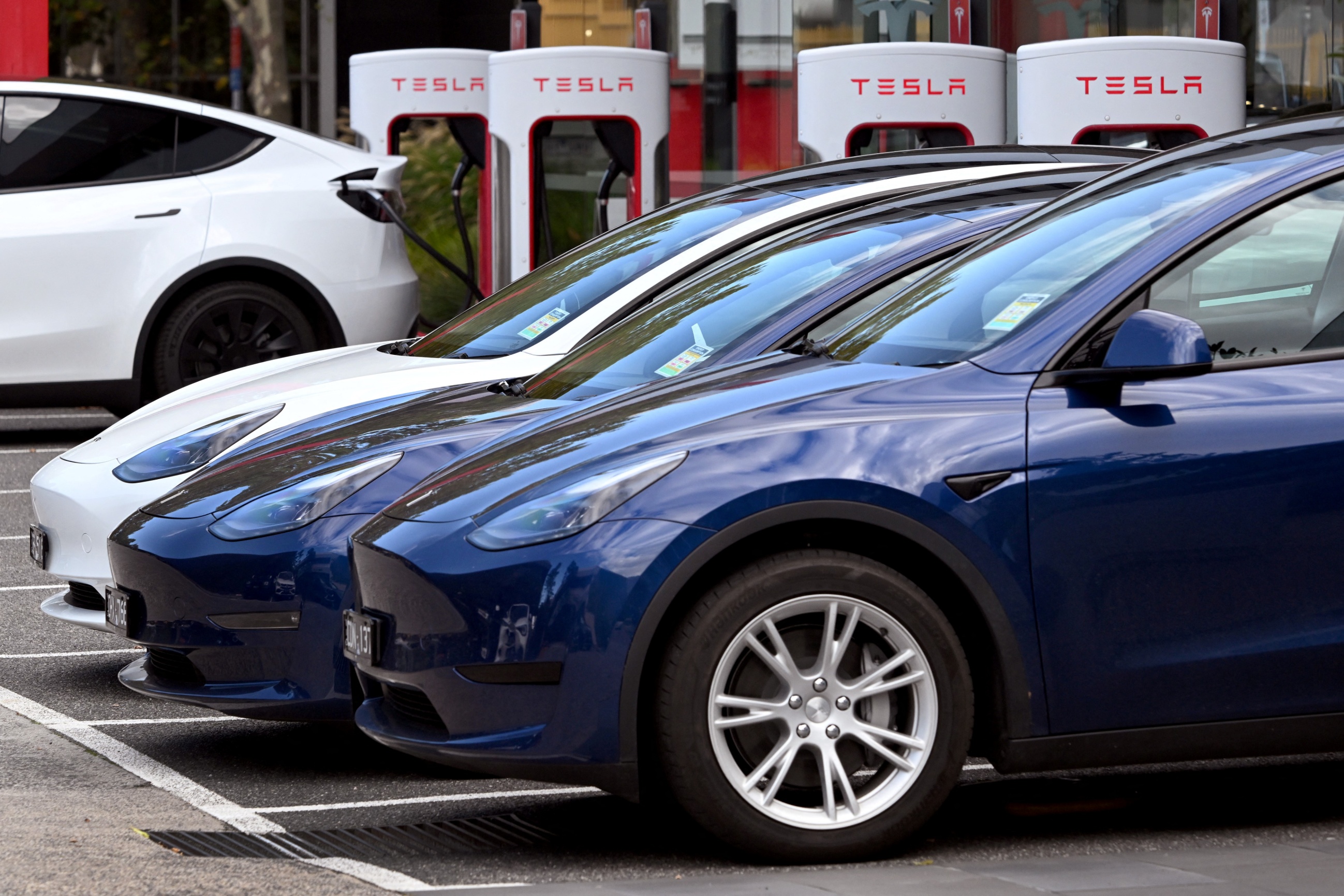 Electric Cars Beat Petrol in Australia for First Time, Led by Chinese Brands