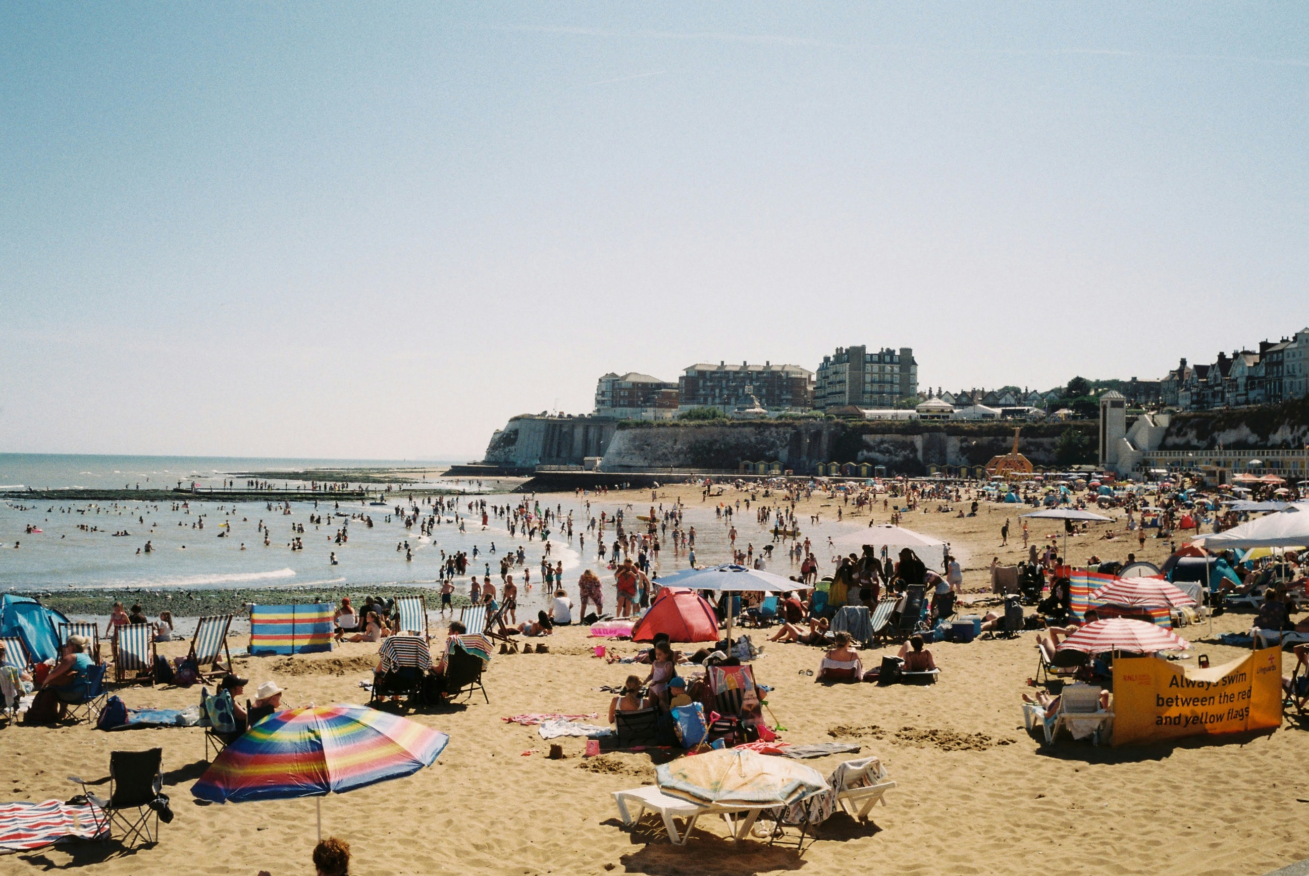 england-s-excellent-beach-ratings-run-4-years-behind-640-swimmers-fell-ill