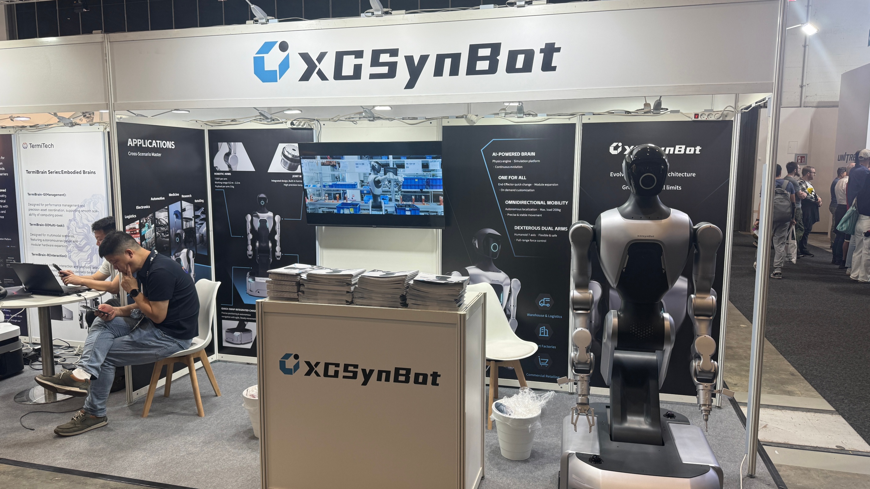 XGSynBot Z1 Wheeled Humanoid Makes European Debut At IFA Berlin 2026