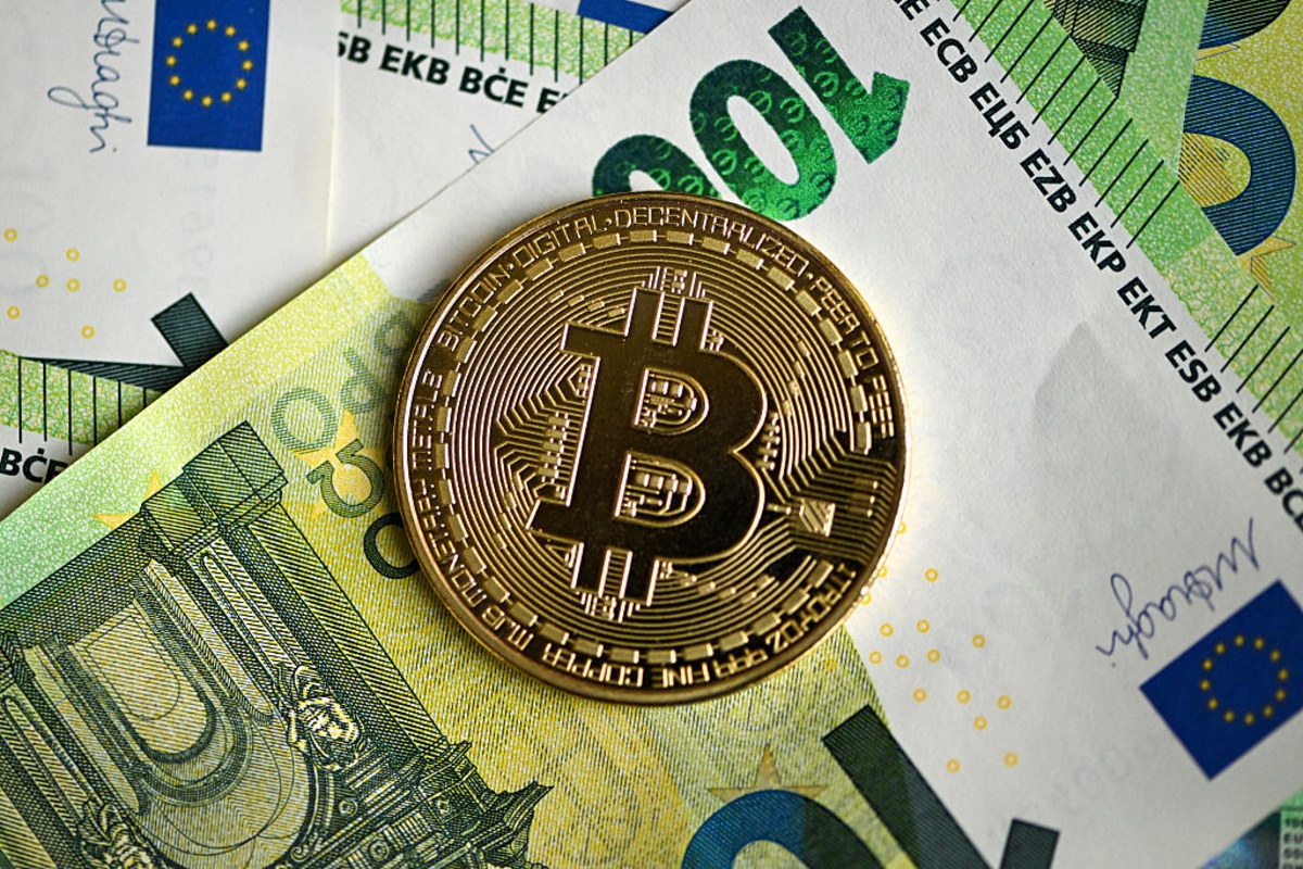 Bitcoin Drops Below $80K on Blowout August Jobs Report as Fed Hike Odds Surge